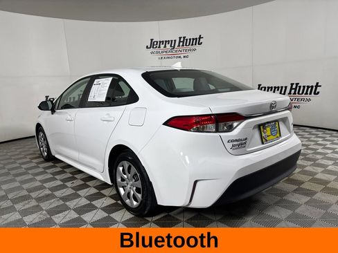 Used 2025 Toyota Corolla LE FWD image 9
