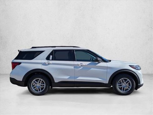 New 2026 Ford Explorer Active w/ Active Comfort Package image 4