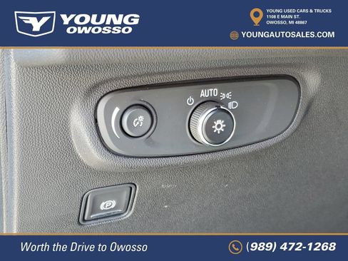 Used 2023 GMC Terrain SLE w/ Driver Convenience Package FWD image 10