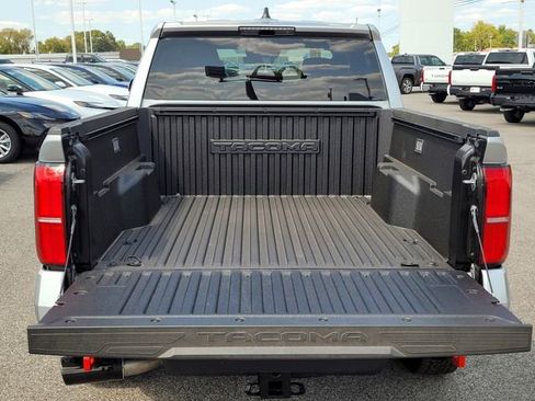 Used 2024 Toyota Tacoma TRD Off-Road image 15
