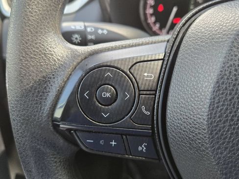 Used 2025 Toyota RAV4 LE FWD image 23