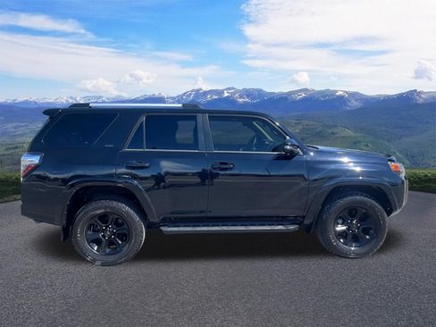 Certified 2022 Toyota 4Runner SR5 Premium w/ Moonroof Package AWD/4WD image 7