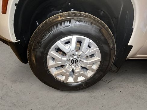 Certified 2023 Nissan Frontier SV w/ Technology Package AWD/4WD image 15