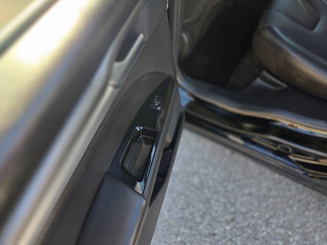 Used 2016 Ford Fusion Titanium FWD image 13