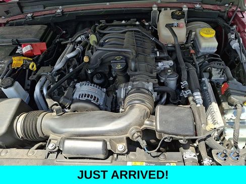 Used 2022 Jeep Wrangler Unlimited Sahara AWD/4WD image 27