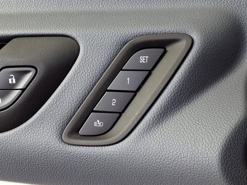 Used 2021 GMC Acadia Denali w/ Denali Technology Package image 17