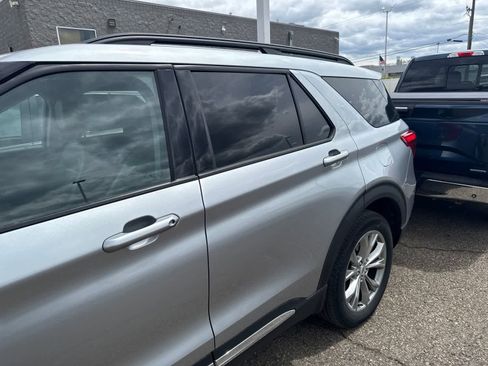 Used 2023 Ford Explorer XLT w/ Equipment Group 202A AWD/4WD image 12