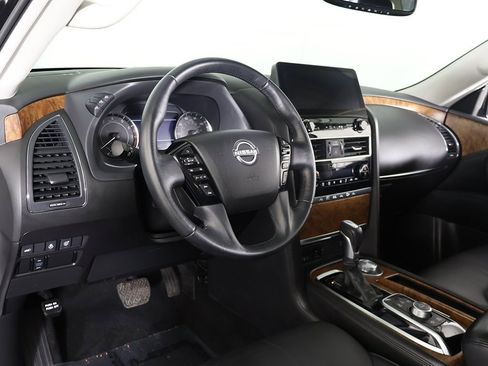 Used 2024 Nissan Armada SL image 30