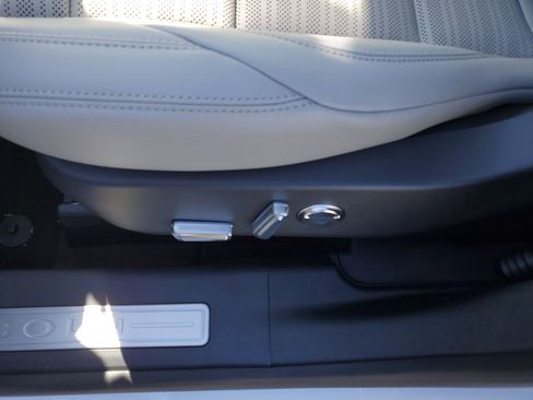 New 2026 Lincoln Nautilus Reserve AWD/4WD image 22