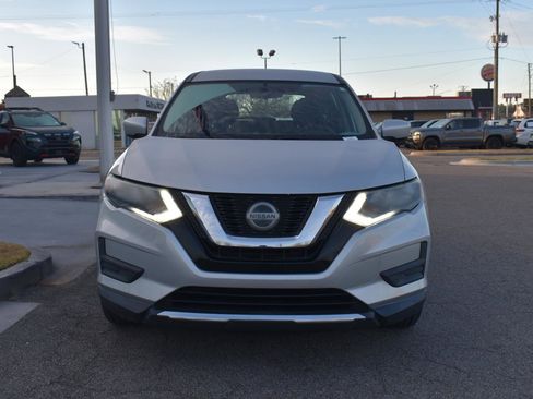 Used 2018 Nissan Rogue S image 14
