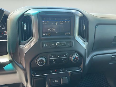Used 2023 Chevrolet Silverado 2500 Custom AWD/4WD image 25