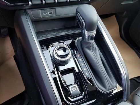 New 2026 GMC Canyon Elevation w/ Convenience Package image 12