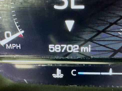 Used 2024 GMC Yukon SLT image 18