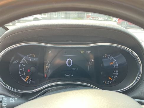 Used 2020 Jeep Grand Cherokee Overland AWD/4WD image 24