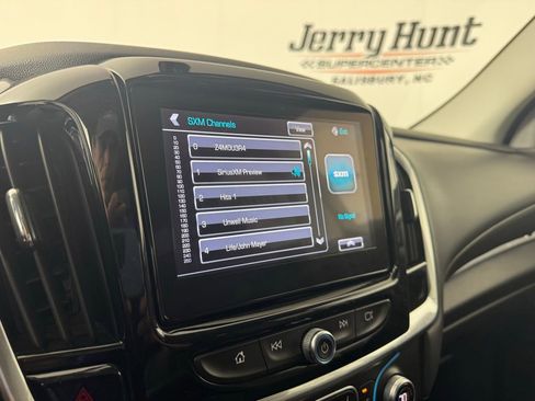 Used 2018 Chevrolet Traverse LT FWD image 16