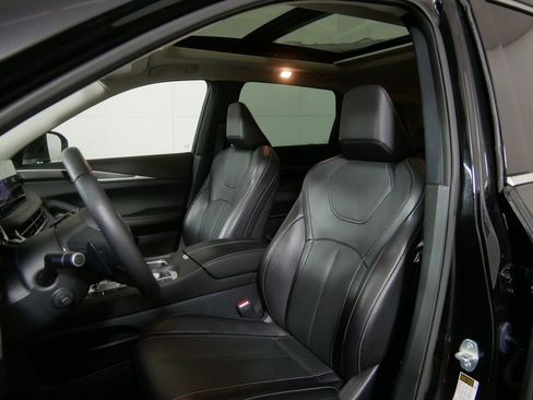 Used 2025 INFINITI QX60 Luxe AWD/4WD image 8