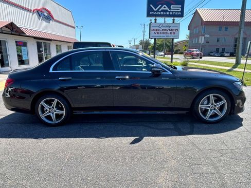 Used 2017 Mercedes-Benz E 300 4MATIC image 5