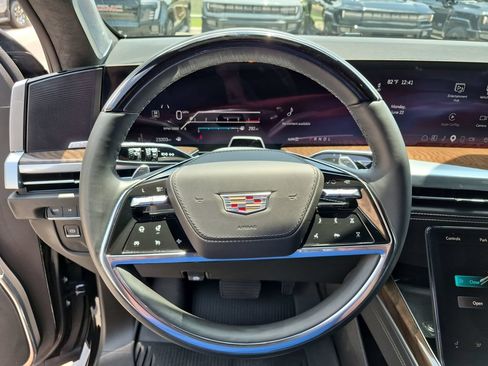 Used 2025 Cadillac Escalade ESV Sport Platinum w/ LPO, ONYX Package AWD/4WD image 23