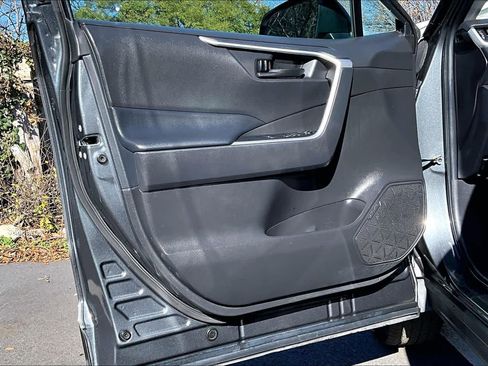 Certified 2022 Toyota RAV4 LE image 20