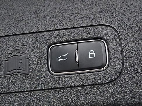 Used 2023 Lincoln Aviator AWD w/ Premium Package image 32