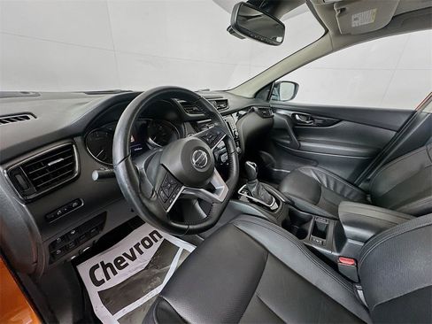 Used 2022 Nissan Rogue Sport SL w/ Premium Package image 9