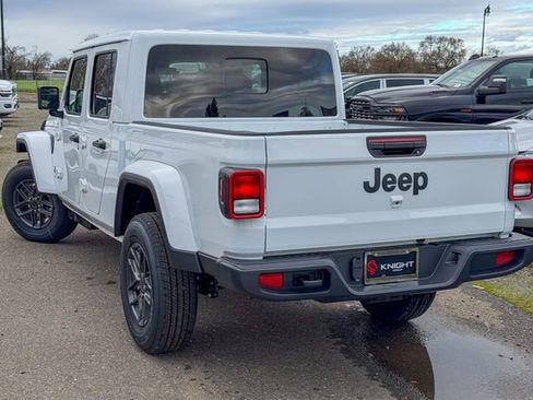 New 2026 Jeep Gladiator Sport image 10
