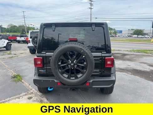 New 2024 Jeep Wrangler Unlimited Sahara w/ Technology Group AWD/4WD image 4