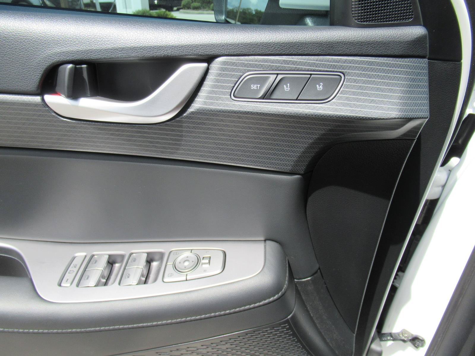 Used 2023 Hyundai Palisade Limited FWD image 23