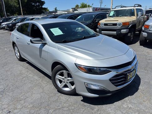 Used 2021 Chevrolet Malibu LS FWD image 2