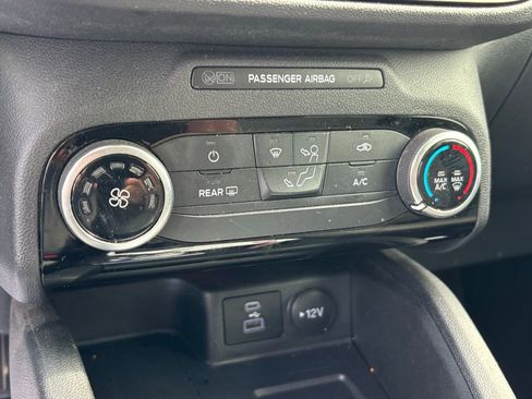 Used 2022 Ford Escape SE image 6