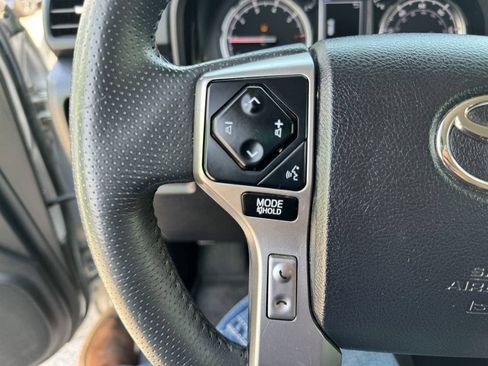 Used 2022 Toyota 4Runner TRD Sport AWD/4WD image 28