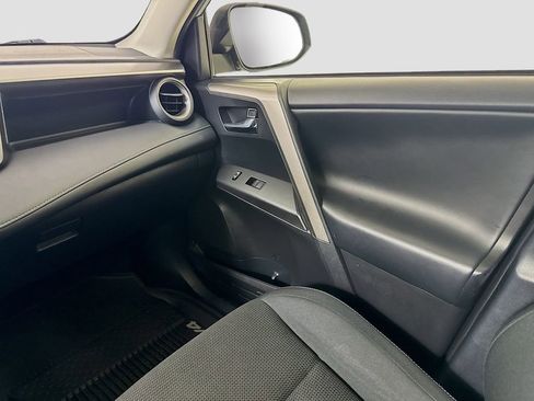 Used 2018 Toyota RAV4 XLE AWD/4WD image 22