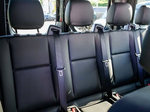 Used 2024 Mercedes-Benz Sprinter 2500 image 17