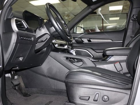 Used 2023 Kia Telluride EX X-Line image 10