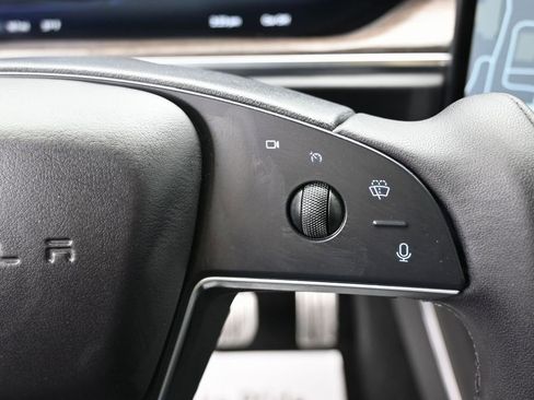 Used 2022 Tesla Model X image 21