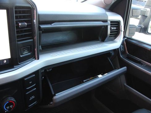 Used 2025 Ford F250 XLT w/ Black Appearance Package AWD/4WD image 36