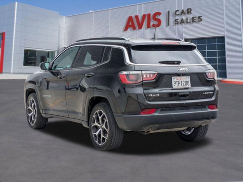 Used 2025 Jeep Compass Limited image 9