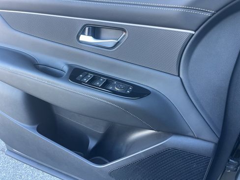 Used 2025 Nissan Murano SV image 6