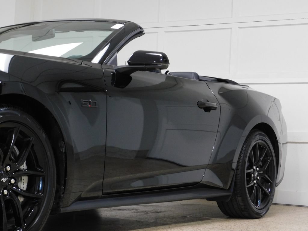 Used 2025 Ford Mustang GT Premium RWD image 25