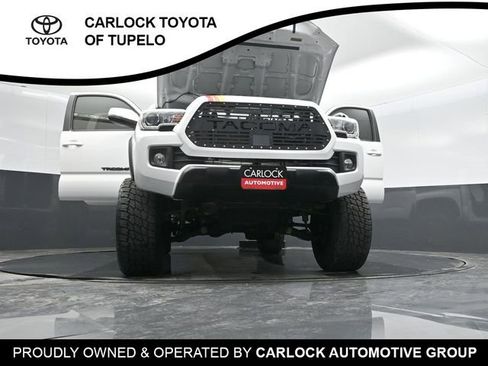 Used 2018 Toyota Tacoma TRD Off-Road AWD/4WD image 68