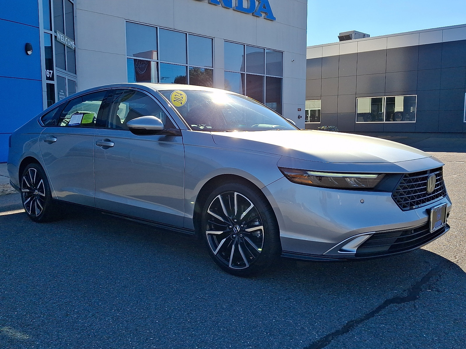 Used 2024 Honda Accord Touring image 3