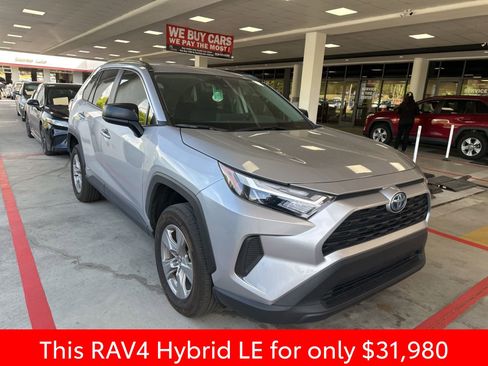 Used 2024 Toyota RAV4 LE image 3