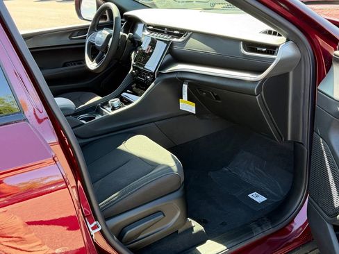 New 2026 Jeep Grand Cherokee Laredo X image 19