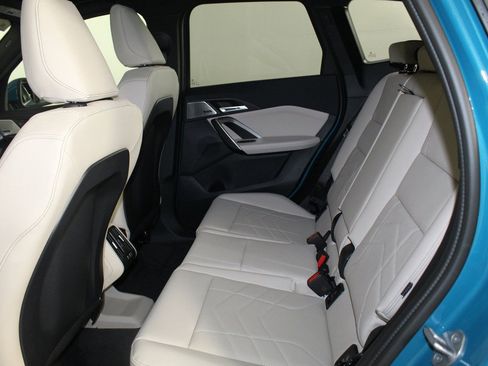 Used 2025 BMW X1 xDrive28i w/ Technology Package image 25