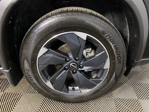 Used 2026 Nissan Rogue SV AWD/4WD image 19
