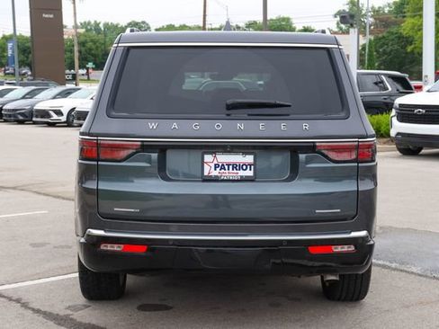 Used 2022 Jeep Wagoneer Series II w/ Premium Group I AWD/4WD image 4