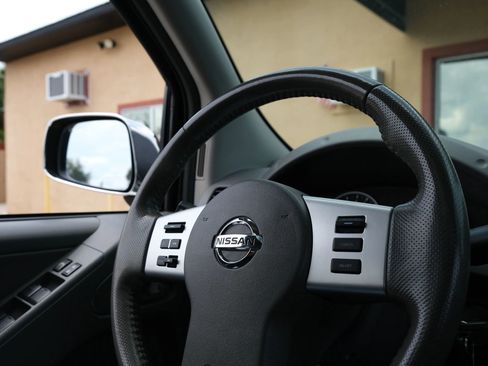 Used 2019 Nissan Frontier SL image 37