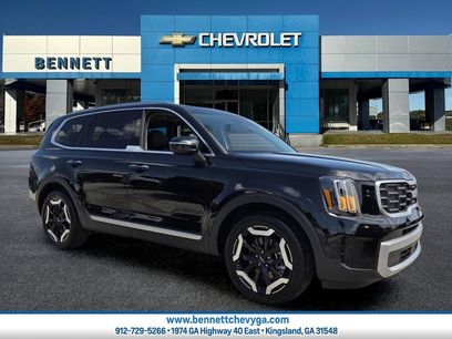 Used 2024 Kia Telluride S w/ S Sunroof Package