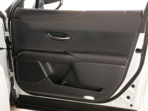 Certified 2025 Lexus UX 300h FWD w/ Accessory Package (Z2) image 12