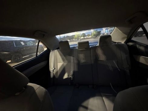 Used 2014 Toyota Corolla LE FWD image 18